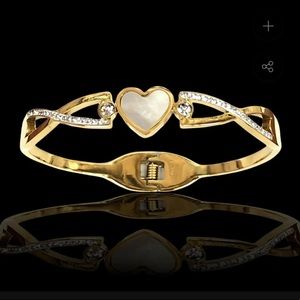 18k Gold Filled Pearl Heart Cubic Zirconia Bangle